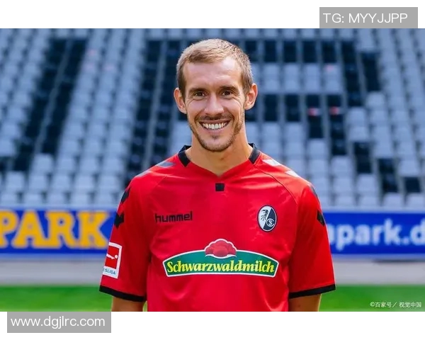 拉什福德领衔曼联新赛季冲击目标展望与挑战并存的足球之路